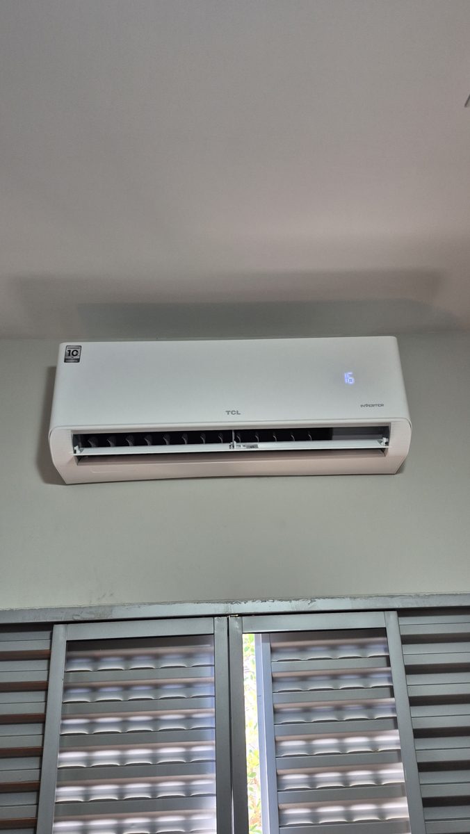 Instalação de ar condicionado em ambiente residencial